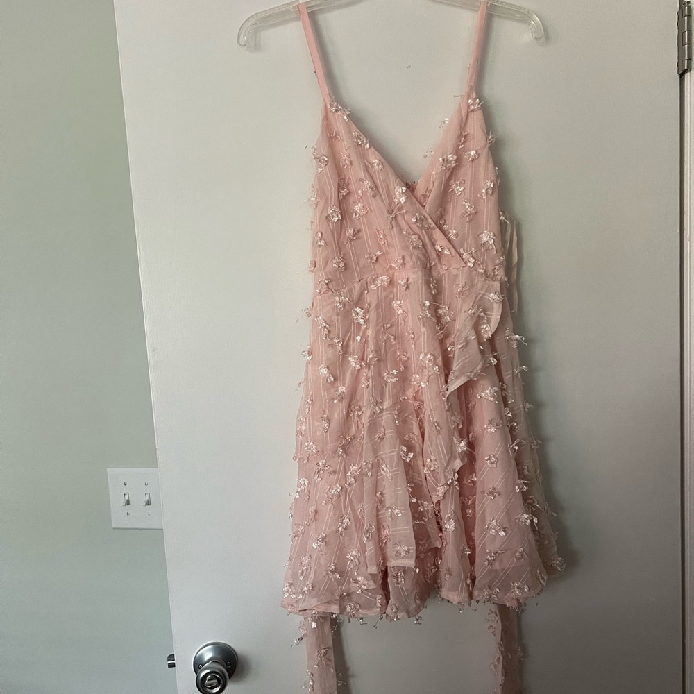 Selfie Leslie pink mini dress!